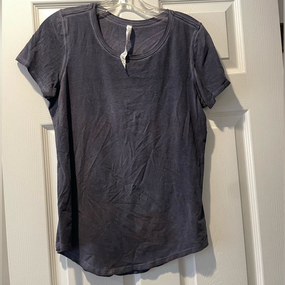 Lululemon tshirt